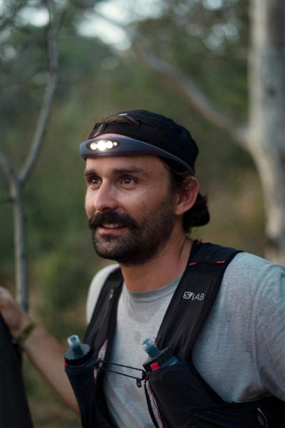 Knog Stirnlampe Bilby violet blue  Produktbild 3