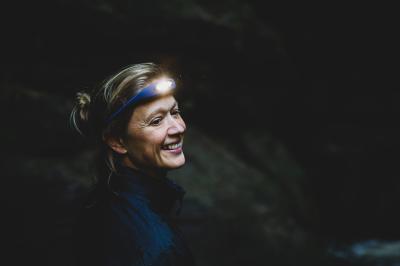 Knog Stirnlampe Bilby violet blue  Produktbild 5