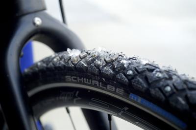 Schwalbe Pneu Marathon Winter Plus 700x35C Starr mit Reflexstreifen black  Produktbild 2